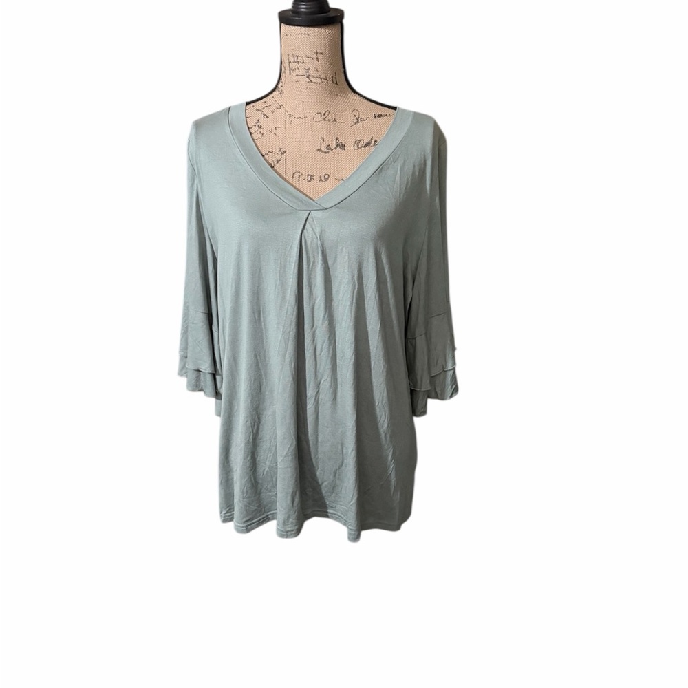 BloomChic Sage Green‎ V-Neck Ruffle Sleeve Top